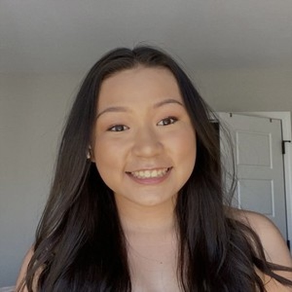 Chloe - Maths tutor - Commerce
