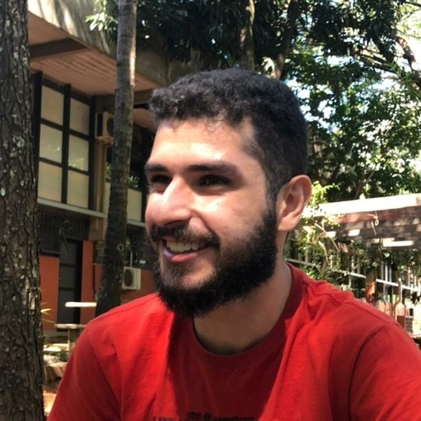 Pedro - Professor de biologia - Uberlândia