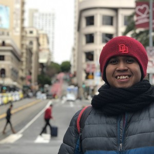 Aditya Lapu - Guru bahasa inggris - Kecamatan Tikala