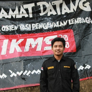Aidil - Guru mengemudi mobil - Kecamatan Somba Opu