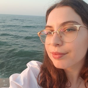 Denisa - prof de Geografía e historia - Madrid