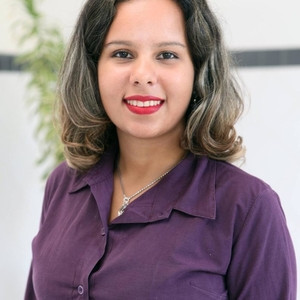 Livia Lima - Prof de comunicação - Siqueira Campos