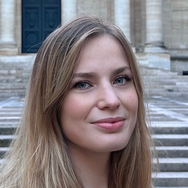 Clara - Prof de droit - Issy-les-Moulineaux