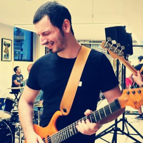 Danilo - Prof de guitare - Cachan