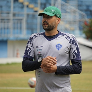 Vitor - Professor de futebol - Vitória