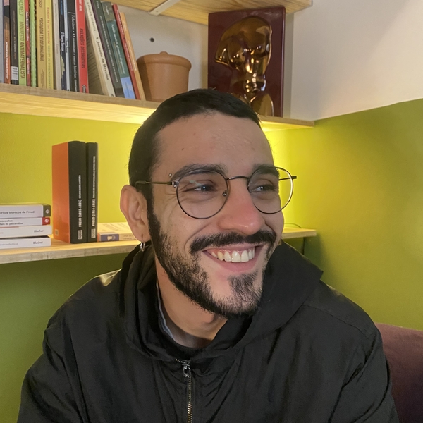 Lucca - Professor de biologia celular - 
