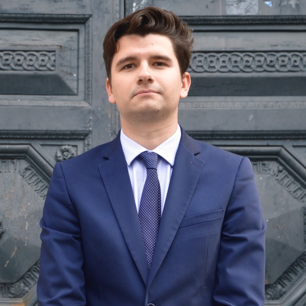 Jean - Prof de droit civil - Paris 15e