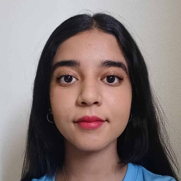 Salma - Prof d'expression orale - anglais - Vénissieux