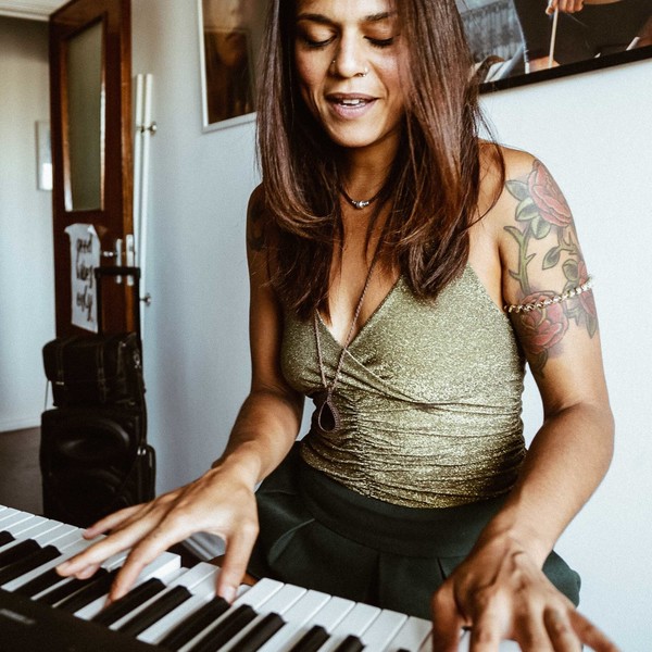 Nayara - Professor de canto - Lisboa