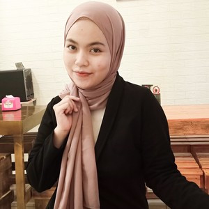 Yessy - Guru kosa kata - bahasa inggris - Kecamatan Biringkanaya