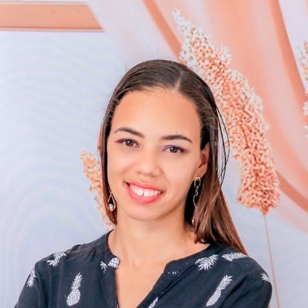 Amanda - Prof de finanças - 