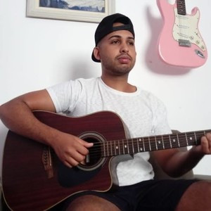 Lucas - Prof de viola - Jardim Indaia