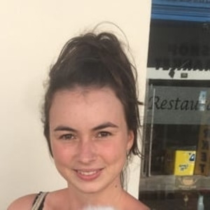 Josephine - Prof de français - Montréal-la-Cluse