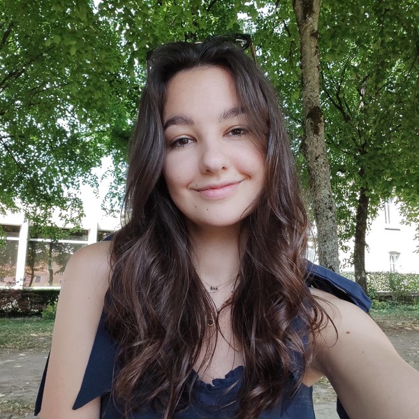 Elora - Prof de maths - Bourg-en-Bresse