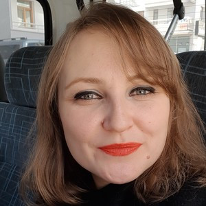 Merve - Tarih öğretmeni - 