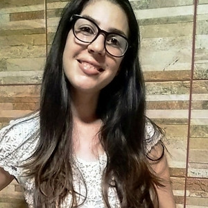 Gisel - Profe de diseño de indumentaria y textil - Laguna Paiva