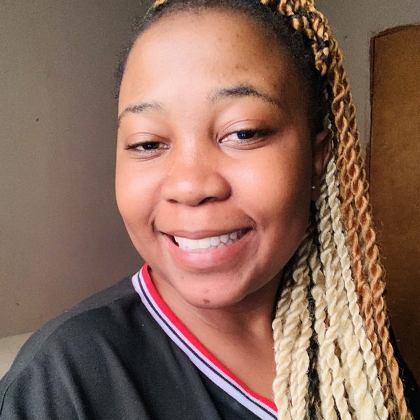 Nomthandazo - Computer programming tutor - Johannesburg
