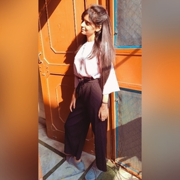 Siya - Painting teacher - New Delhi