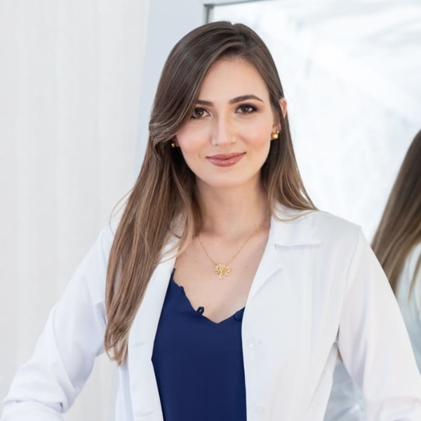 Camila - Prof de estética - América