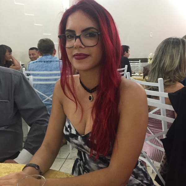 Larissa - Professor de biologia - Ribeirão Preto