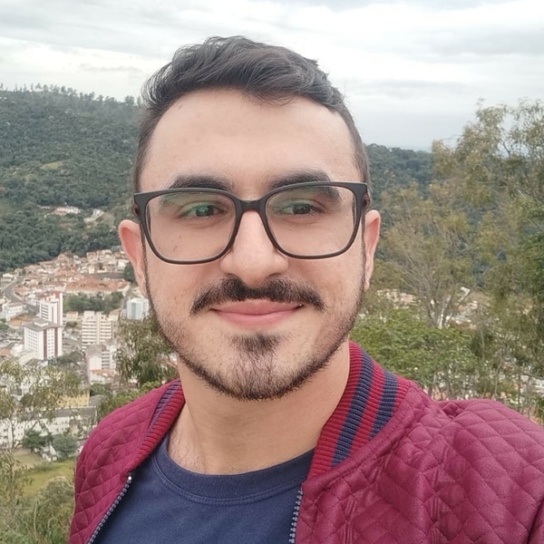 Miguel - Professor de química orgânica - Jardim da Gloria