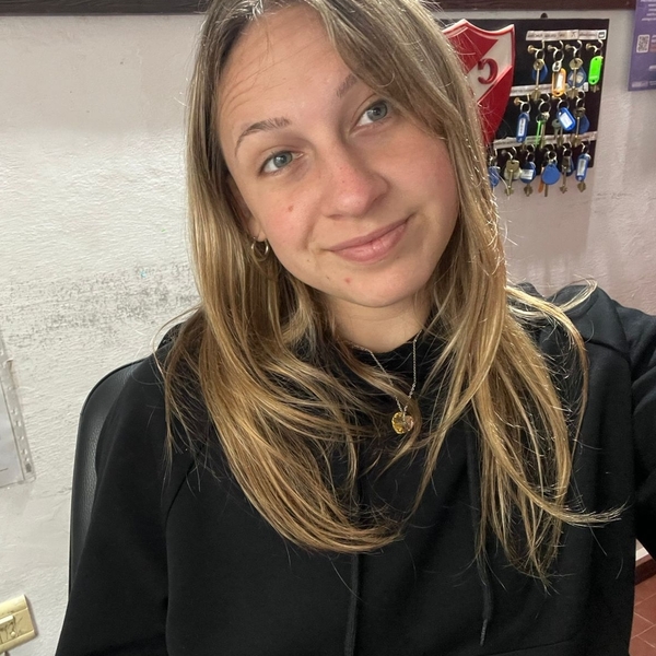 Julieta - Profesor piano - 