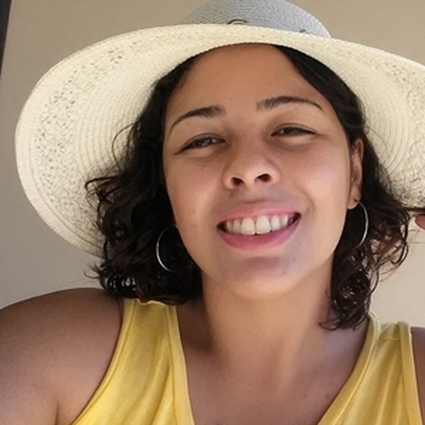 Bruna - Professor de Guitarra - Jardim das Maravilhas