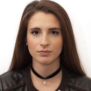 Elena - Insegnante di diritto - Canzo