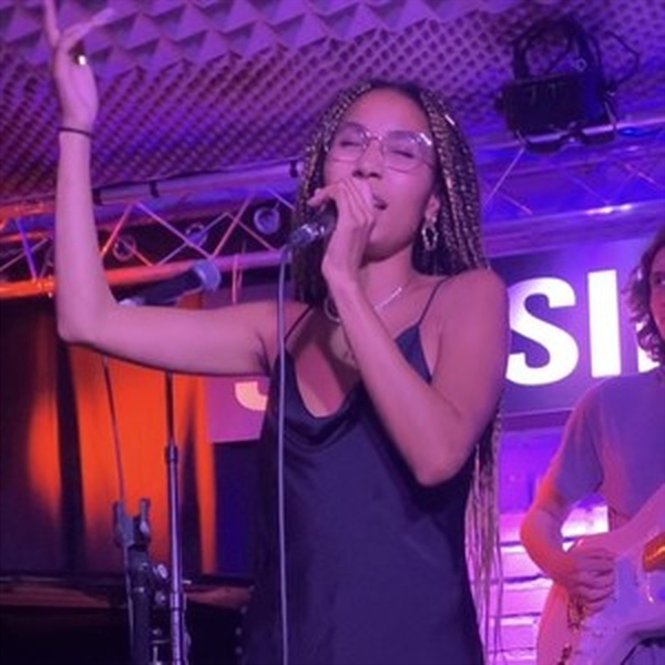 Myriam - Prof de chant - Suresnes