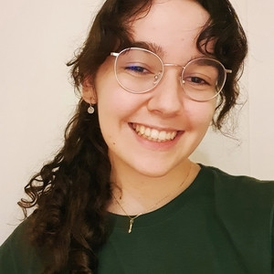 Júlia - Professor de matemática - Barueri