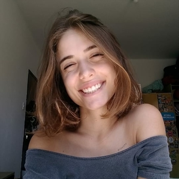 Monique - Professor de Biologia - Petrópolis (Porto Alegre)
