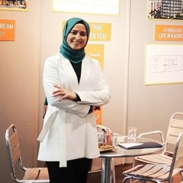 Ozlem - Arapça öğretmeni - İstanbul