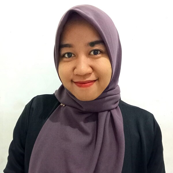Emy - Guru bahasa indonesia - 