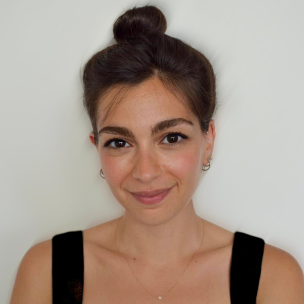 Clara - Prof de droit - Paris 20e