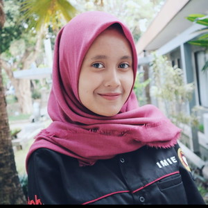 Aulia - Guru ekonomi - Salatiga