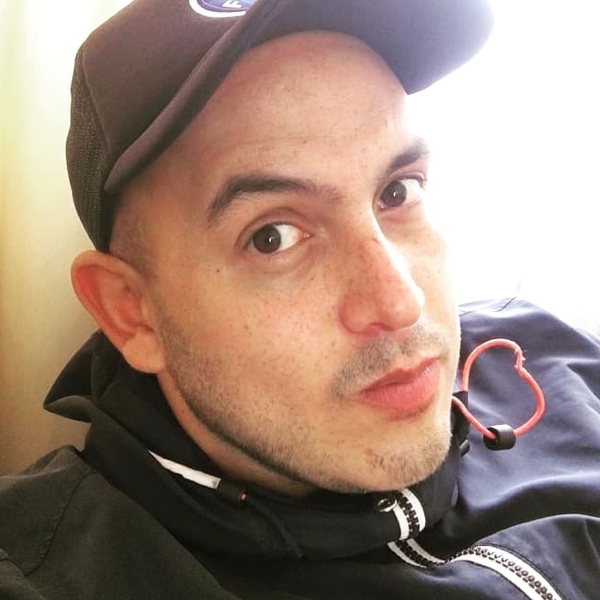 Sebastián - profesor de biología celular - Bogotá