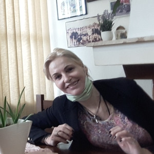 Benedetta - Insegnante di diritto - Lecce