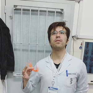 Maximiliano - profesor de anatomía - Villa de Mayo