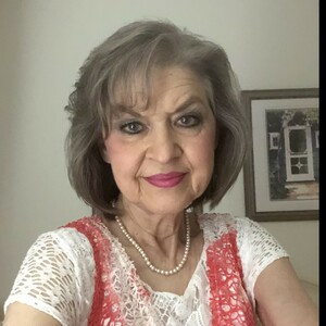Beverly - Piano tutor - 