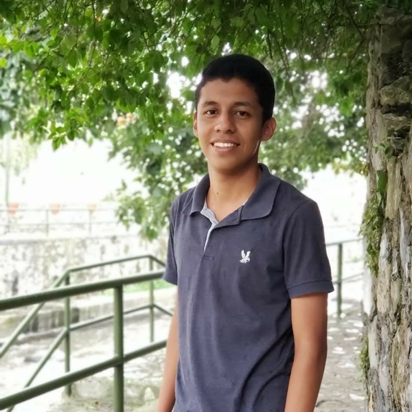 Daniel - profesor de biología molecular - 