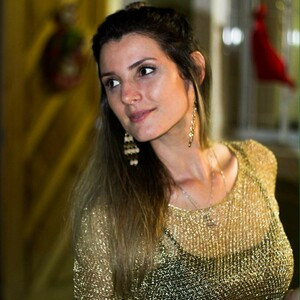 JULIANE - Prof de relaxamento - 