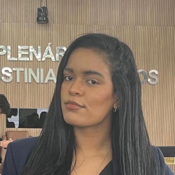Ângela - Prof de redação - 