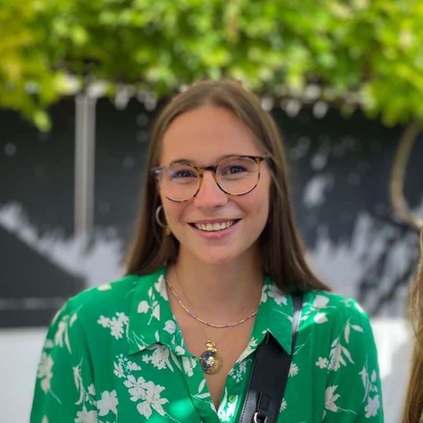 Romane - Prof de maths - Paris