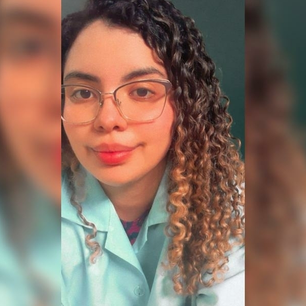 Juliana - Professor de química - 