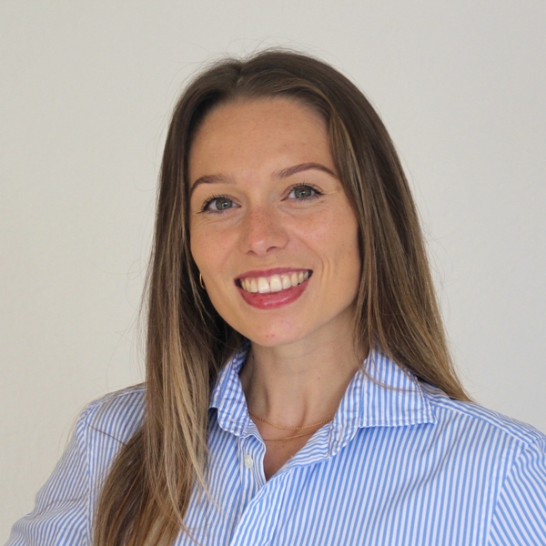 Alexandra - Prof de physique - chimie - Morges