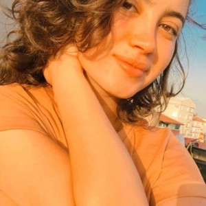 Buse Nur - İngilizce öğretmeni - 