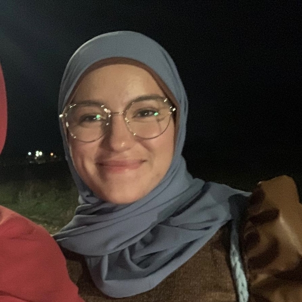 Zaynab - Biology tutor - Ottawa