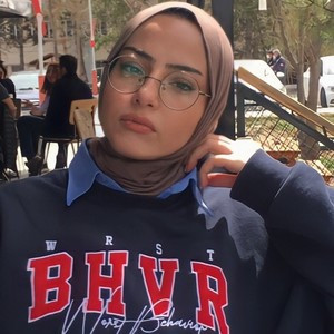 Sümeyye - Tarih öğretmeni - 