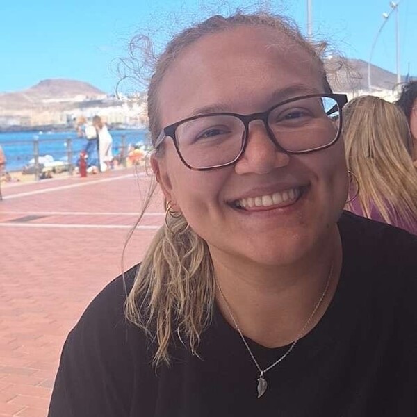 Raluca - Prof d'histoire - Charleroi