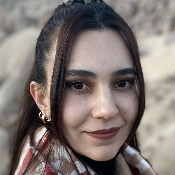 Yasemin - Okuma güçlüğü çeken öğrencilere takviye öğretmeni - 